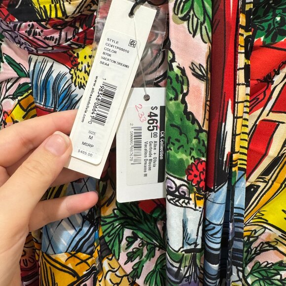 NWT Alice + Olivia Gertrude Blouse Vacation Dreams, M - Picture 6 of 6